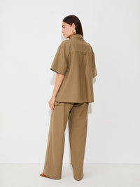 Kurzes Hemd im Safari-Look